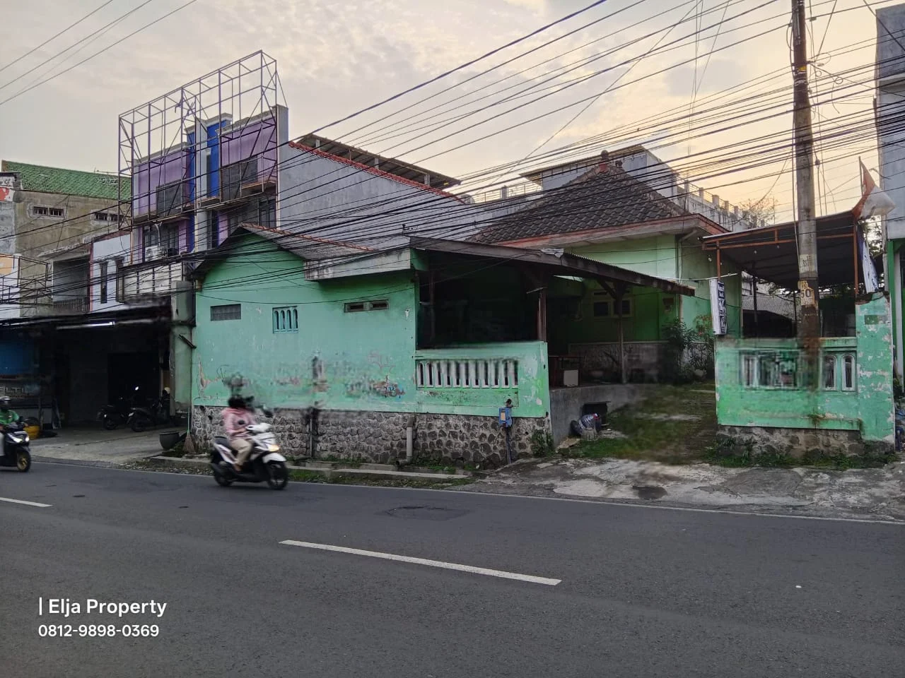 Anggep Beli Tanah! Rumah 429m2 Samping Kampus UB jl Gajayana Malang-4