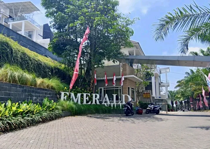 Villa Hook di Emerald Villas Junrejo Depan Jatim Park 3 Kota Wisata Batu-5