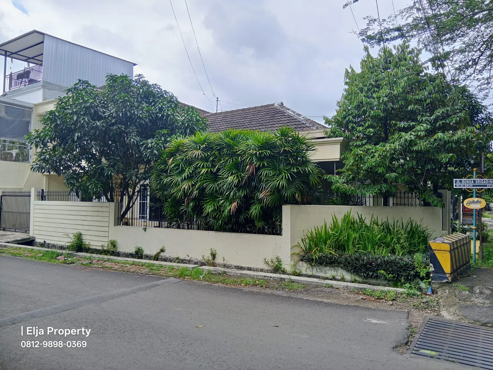 Rumah Hook 360m2 Cocok Untuk Rukost, Kantor, Home Stay di Jalan Bunga2 Suhat Kota Malang-1