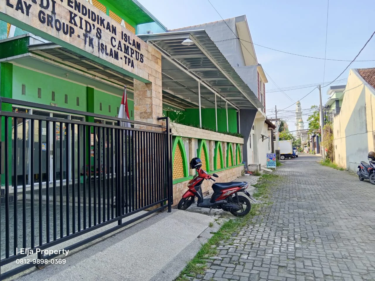 Dijual Rumah Kantor Ex Gedung Sekolah TK di Teluk Grajakan Dekat Hotel Mercure Malang-2