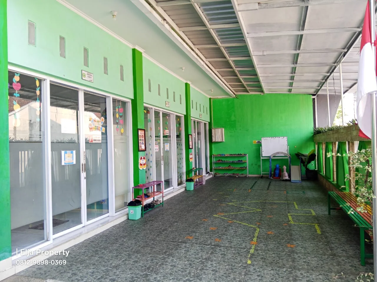 Dijual Rumah Kantor Ex Gedung Sekolah TK di Teluk Grajakan Dekat Hotel Mercure Malang-3