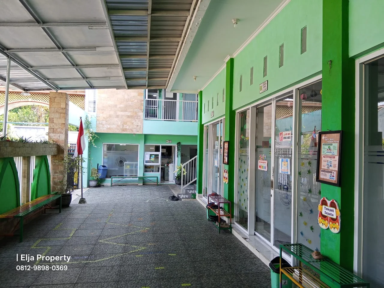 Dijual Rumah Kantor Ex Gedung Sekolah TK di Teluk Grajakan Dekat Hotel Mercure Malang-1