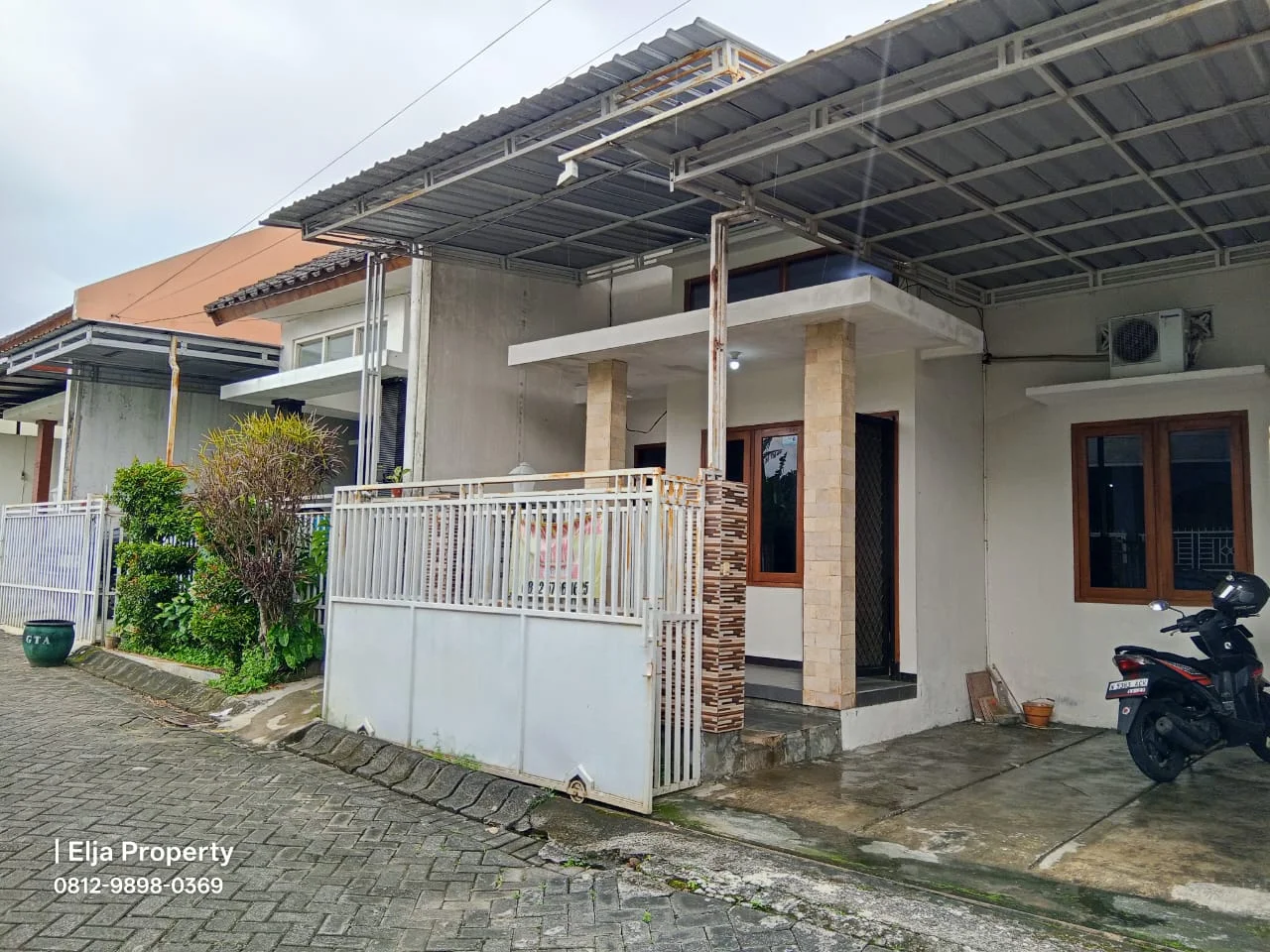 Dijual Rumah Bonus Perabotan Dalam Perumahan Poros Malang Batu Dekat Wisata Jatim Park 3-1